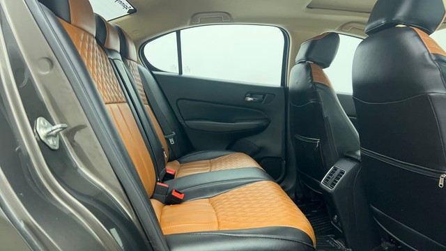 Second-hand 2022 Honda City VX MT for sale in Chennai-24