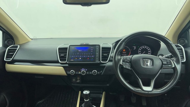 Second-hand 2022 Honda City VX MT for sale in Chennai-11