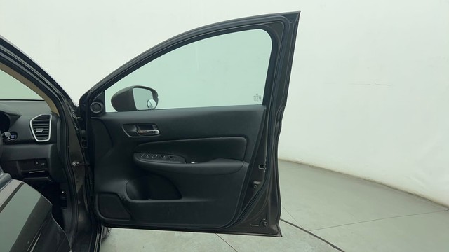 Second-hand 2022 Honda City VX MT for sale in Chennai-16