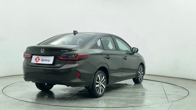 Second-hand 2022 Honda City VX MT for sale in Chennai-3