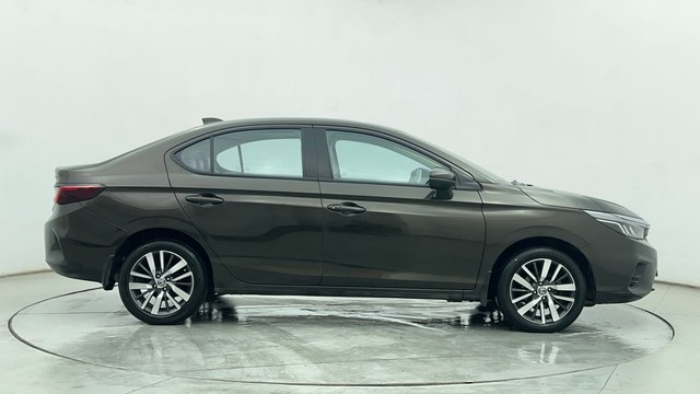Second-hand 2022 Honda City VX MT for sale in Chennai-2