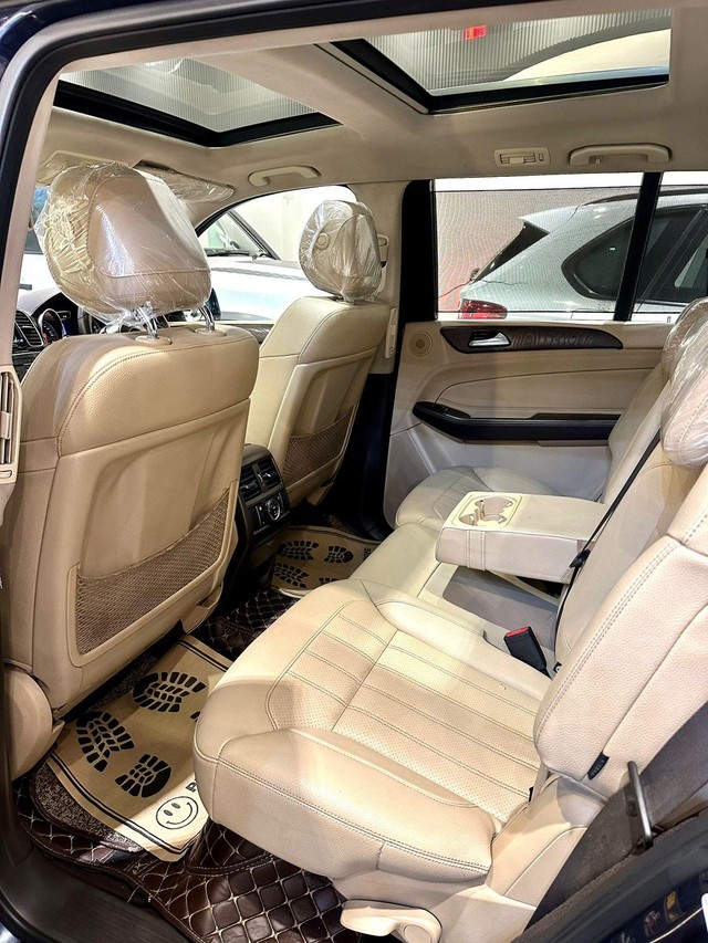 Second-hand 2018 Mercedes-Benz GLS 350d 4MATIC for sale in New Delhi-8