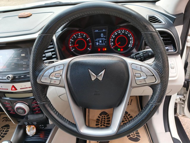 Second-hand 2023 Mahindra XUV300 W8 Opt for sale in Kolkata-6