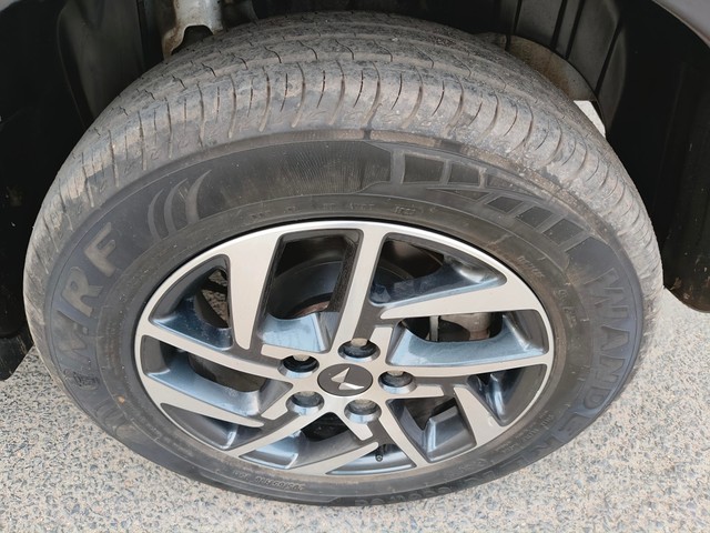 Second-hand 2023 Mahindra XUV300 W8 Opt for sale in Kolkata-25