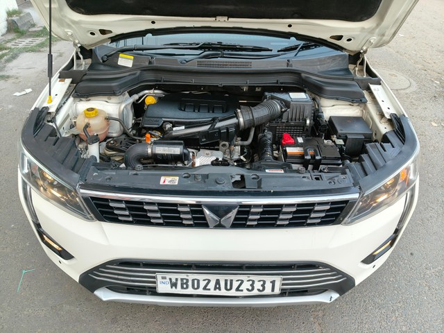 Second-hand 2023 Mahindra XUV300 W8 Opt for sale in Kolkata-5