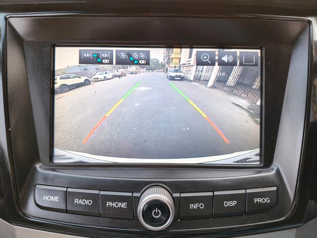 Second-hand 2023 Mahindra XUV300 W8 Opt for sale in Kolkata-11