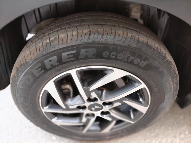 Second-hand 2023 Mahindra XUV300 W8 Opt for sale in Kolkata-7