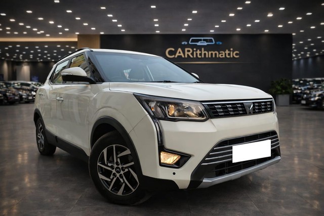 Second-hand 2023 Mahindra XUV300 W8 Opt for sale in Kolkata-29