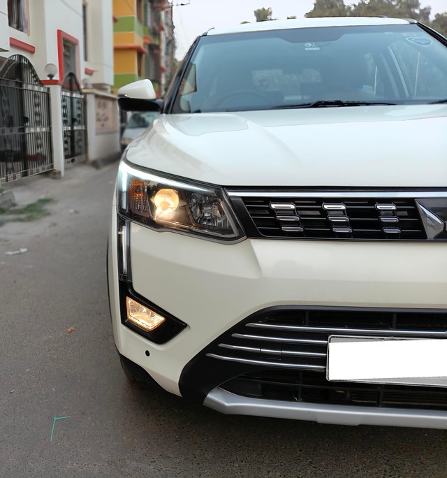 Second-hand 2023 Mahindra XUV300 W8 Opt for sale in Kolkata-19