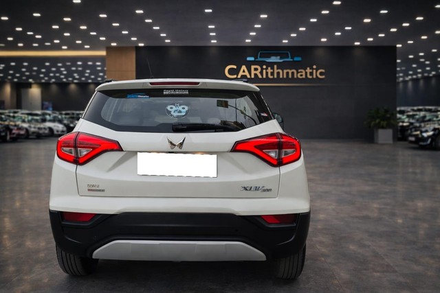 Second-hand 2023 Mahindra XUV300 W8 Opt for sale in Kolkata-2