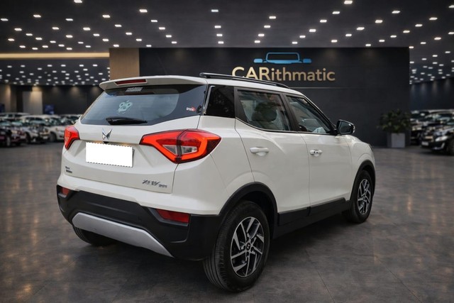 Second-hand 2023 Mahindra XUV300 W8 Opt for sale in Kolkata-4