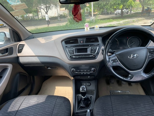 Second-hand 2014 Hyundai i20 Sportz 1.4 CRDi for sale in Zirakpur-3