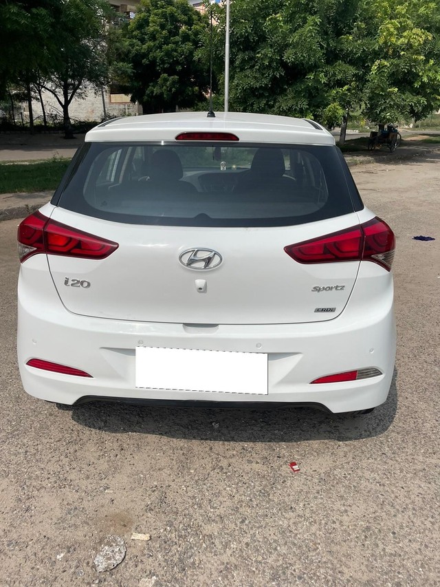Second-hand 2014 Hyundai i20 Sportz 1.4 CRDi for sale in Zirakpur