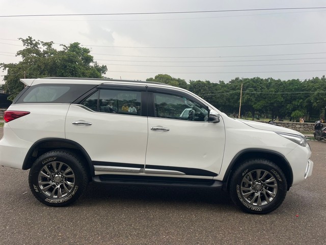 Second-hand 2017 Toyota Fortuner 2.7 2WD MT BSIV for sale in Zirakpur-1