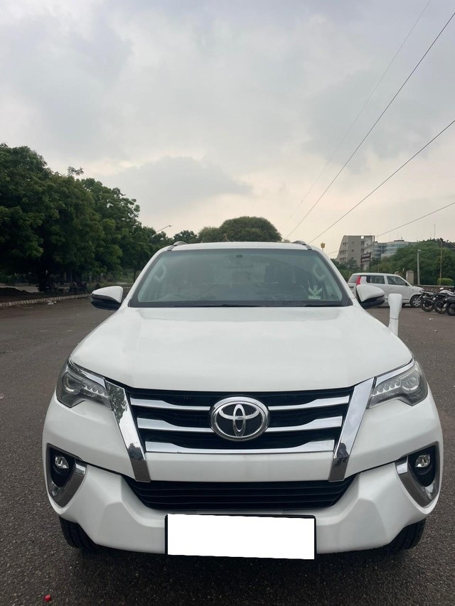 Second-hand 2017 Toyota Fortuner 2.7 2WD MT BSIV for sale in Zirakpur-3