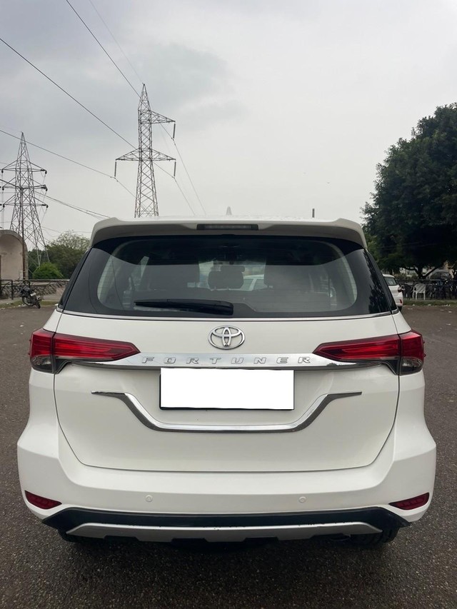 Second-hand 2017 Toyota Fortuner 2.7 2WD MT BSIV for sale in Zirakpur-2