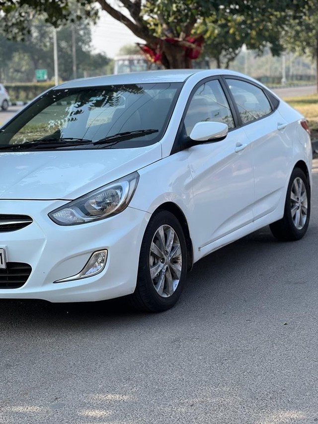 Second-hand 2012 Hyundai Verna SX CRDi AT for sale in Zirakpur