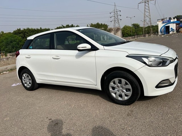 Second-hand 2017 Hyundai i20 Sportz 1.4 CRDi for sale in Zirakpur