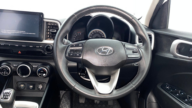 Second-hand 2019 Hyundai Venue SX Turbo BSIV for sale in Kochi-12