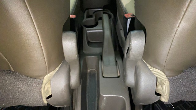 Second-hand 2014 Hyundai i10 Magna 1.1L for sale in Greater Noida-18