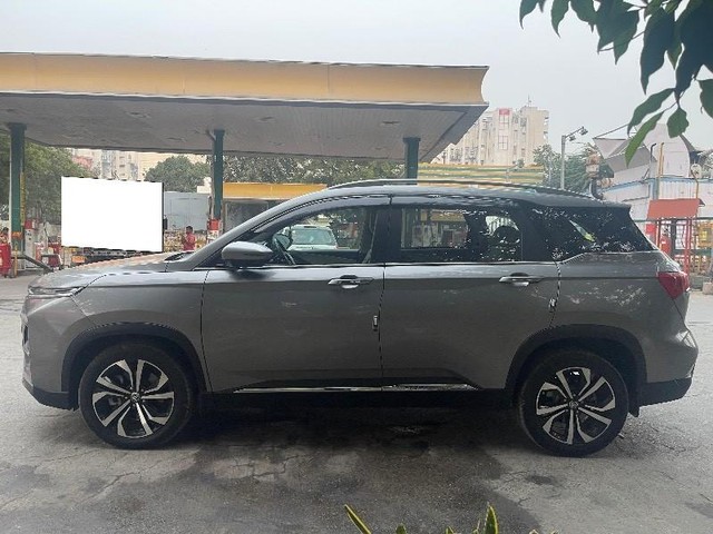Second-hand 2023 MG Hector Sharp CVT for sale in New Delhi-9