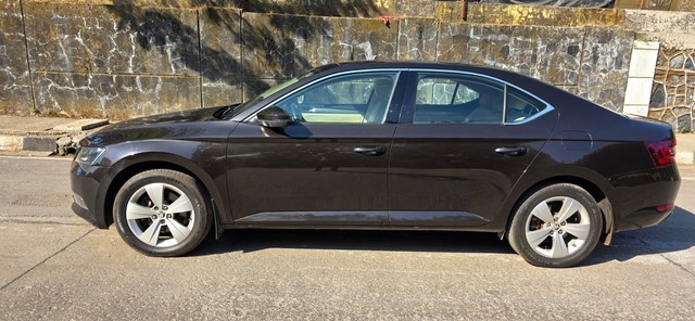 Second-hand 2017 Skoda Superb Style 1.8 TSI MT for sale in Mumbai-1