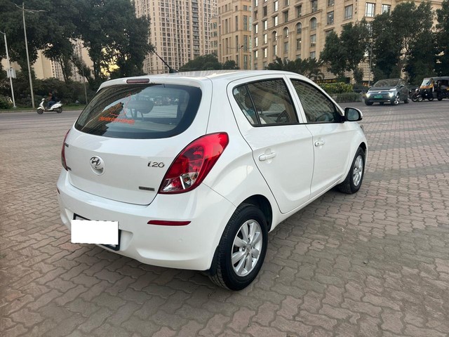 Second-hand 2013 Hyundai i20 Sportz 1.4 CRDi for sale in Thane-10
