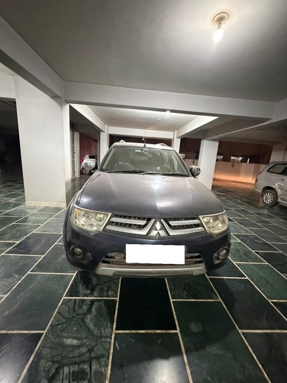 Second-hand 2016 Mitsubishi Pajero Sport 4X2 AT for sale in Morbi