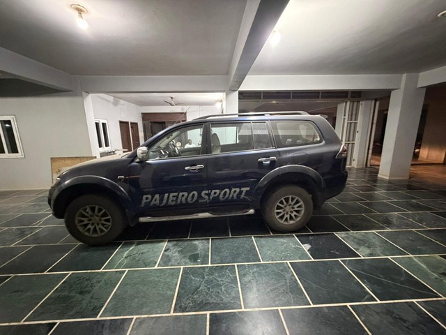 Second-hand 2016 Mitsubishi Pajero Sport 4X2 AT for sale in Morbi-3