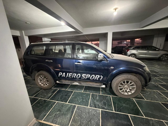 Second-hand 2016 Mitsubishi Pajero Sport 4X2 AT for sale in Morbi-2