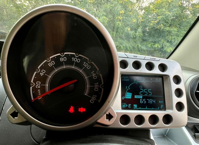 Second-hand 2017 Chevrolet Beat Diesel LS for sale in Surat-7