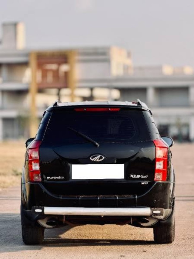 Second-hand 2012 Mahindra XUV500 W6 2WD for sale in Rajkot-4