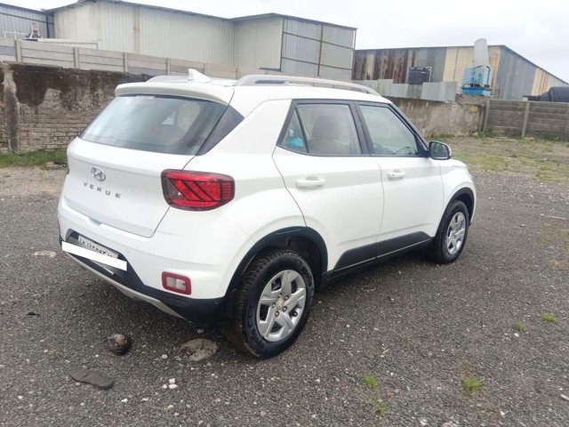 Second-hand 2020 Hyundai Venue S Plus for sale in Surat-1