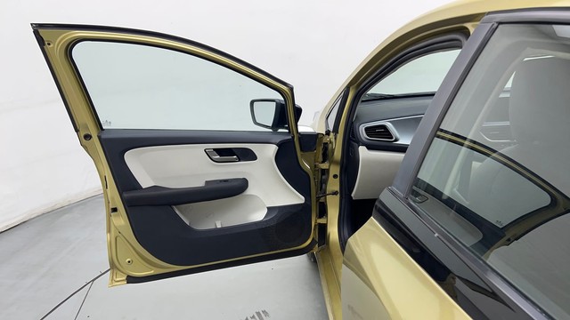 Second-hand 2021 Tata Altroz XZ Diesel for sale in Gurgaon-26