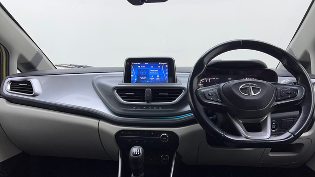 Second-hand 2021 Tata Altroz XZ Diesel for sale in Gurgaon-11