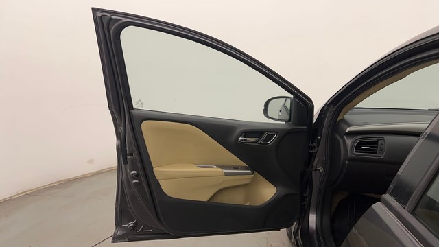 Second-hand 2017 Honda City VX CVT for sale in Chandigarh-32