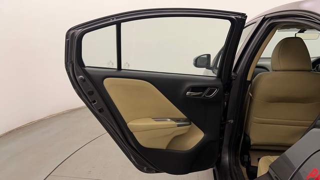 Second-hand 2017 Honda City VX CVT for sale in Chandigarh-33