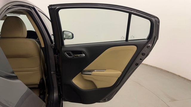 Second-hand 2017 Honda City VX CVT for sale in Chandigarh-34