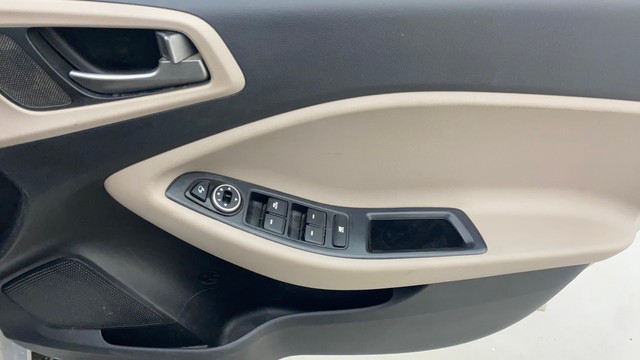 Second-hand 2014 Hyundai i20 Asta 1.2 for sale in Bangalore-17