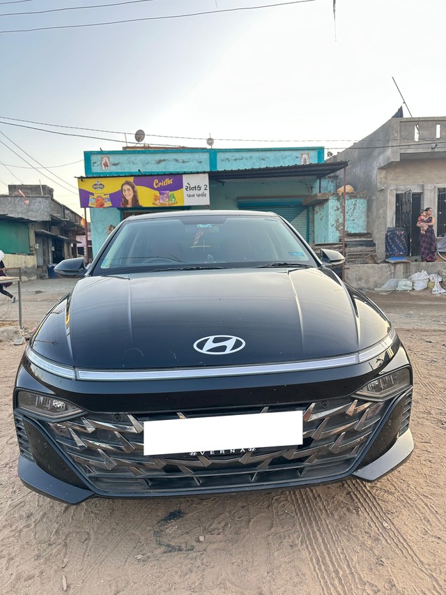 Second-hand 2024 Hyundai Verna SX for sale in Ahmedabad-0