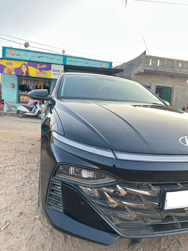 Second-hand 2024 Hyundai Verna SX for sale in Ahmedabad-3