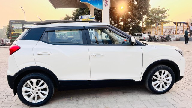 Second-hand 2019 Mahindra XUV300 W8 Diesel BSIV for sale in Lucknow