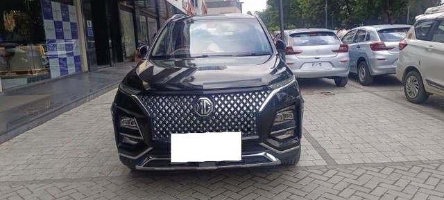 Second-hand 2023 MG Hector Plus Sharp Pro CVT 7 Str 2023-2025 for sale in Vadodara