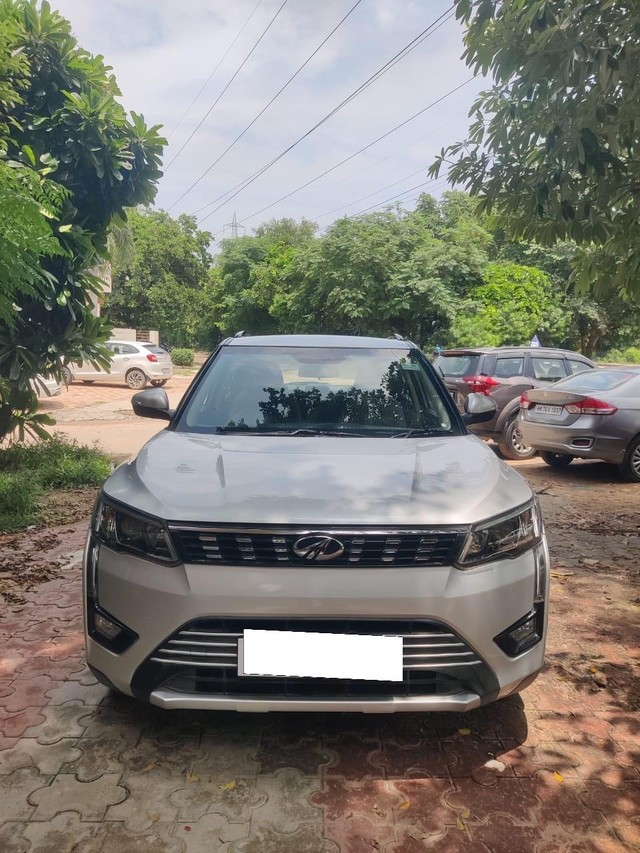 Second-hand 2019 Mahindra XUV300 W8 for sale in Gurgaon-2
