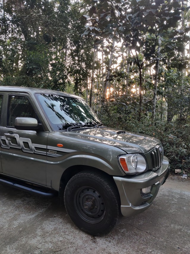 Second-hand 2017 Mahindra Scorpio Getaway 4WD for sale in Hassan-14