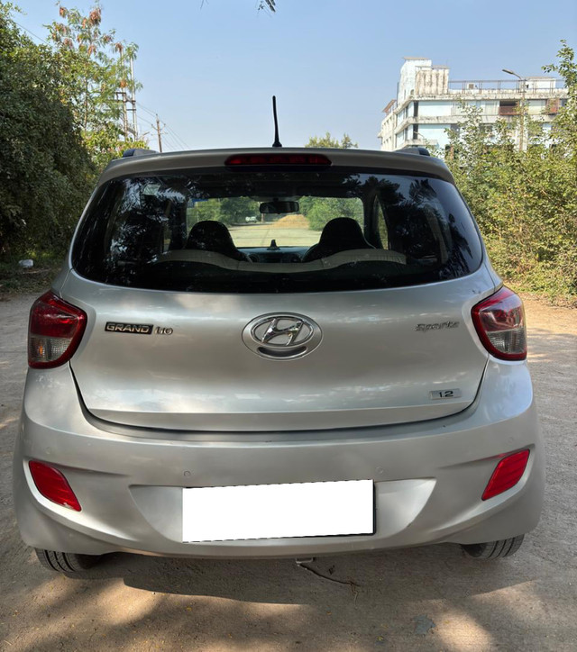 Second-hand 2015 Hyundai Grand i10 Sportz for sale in Bhopal-2