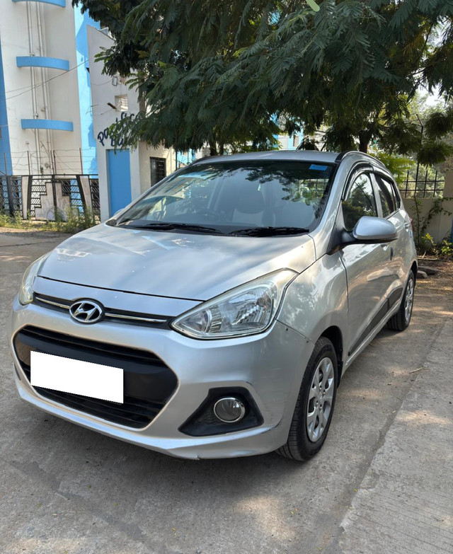 Second-hand 2015 Hyundai Grand i10 Sportz for sale in Bhopal-4