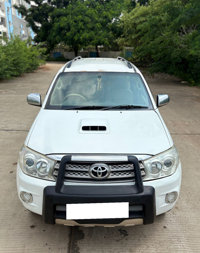 Toyota Fortuner 3.0 Diesel Second-hand 2011 Toyota Fortuner 3.0 Diesel for sale in Bhopal-3