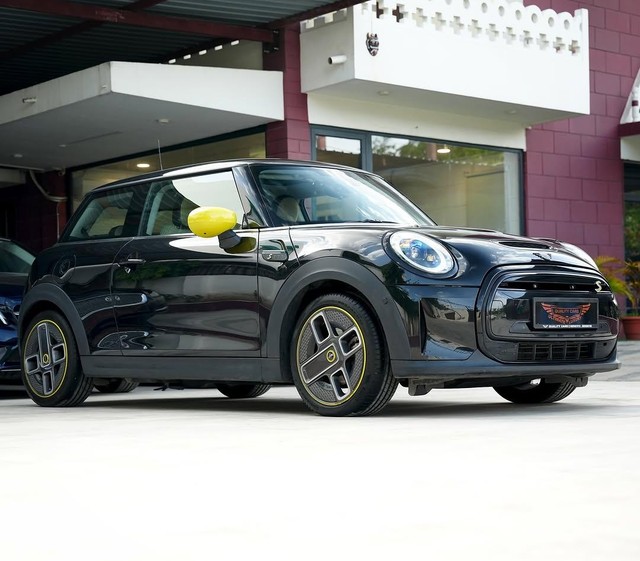 Second-hand 2023 Mini Cooper SE Electric for sale in Jaipur-7