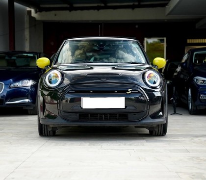 Second-hand 2023 Mini Cooper SE Electric for sale in Jaipur
